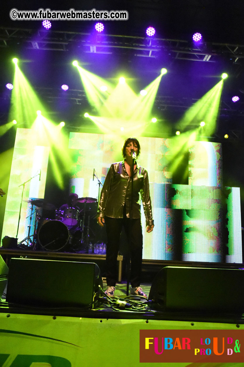 DECADES @ the Bud Light South Stage