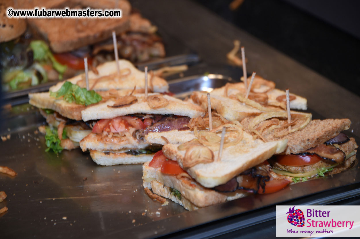 Pussycash Food Court