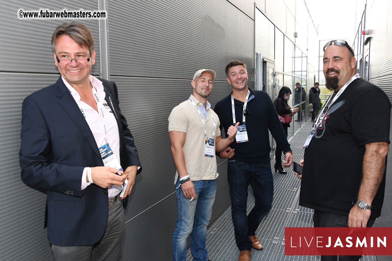 Commercegate Indoor Skydiving