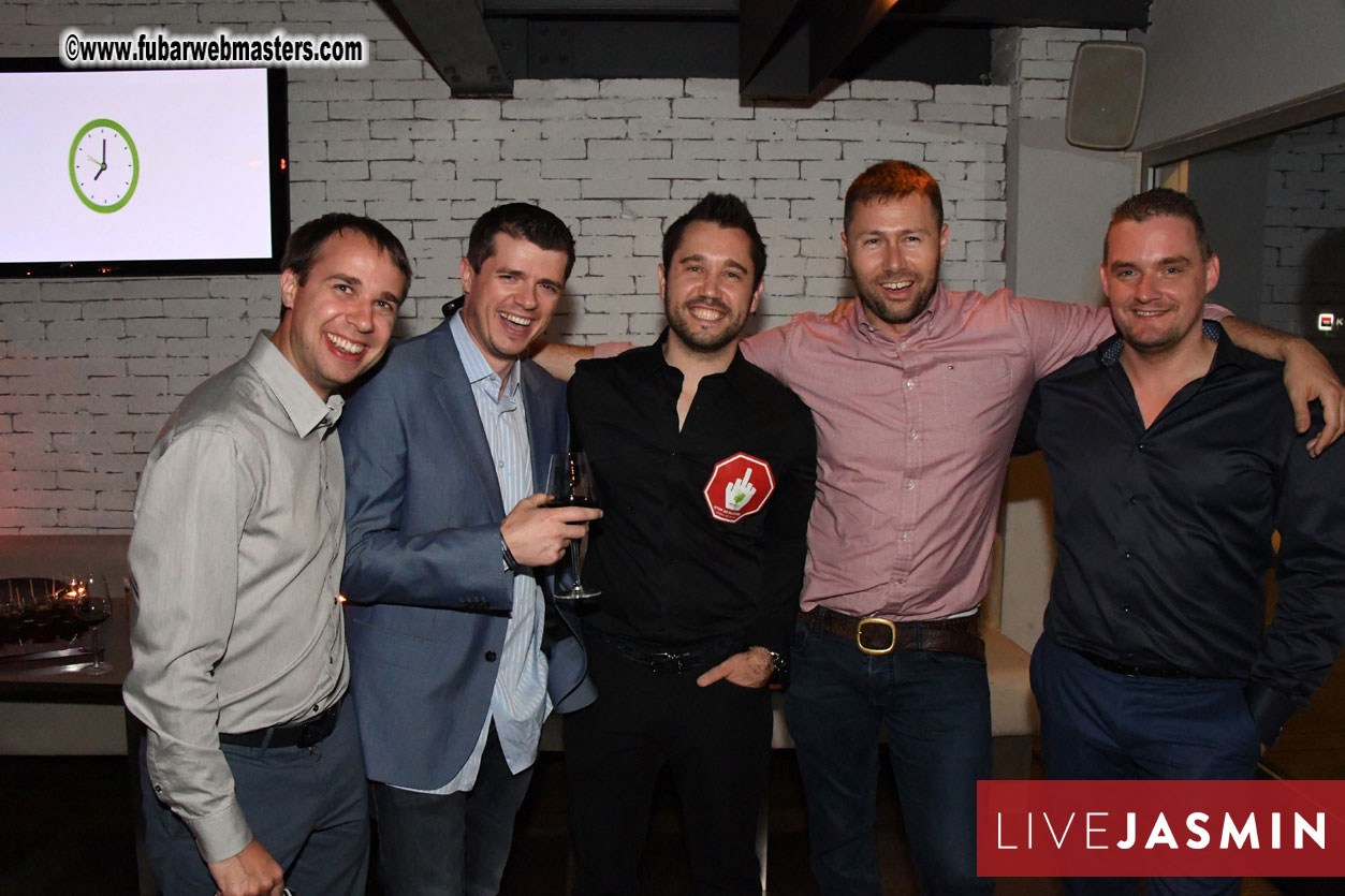 TrafficHaus and Reviveads Party