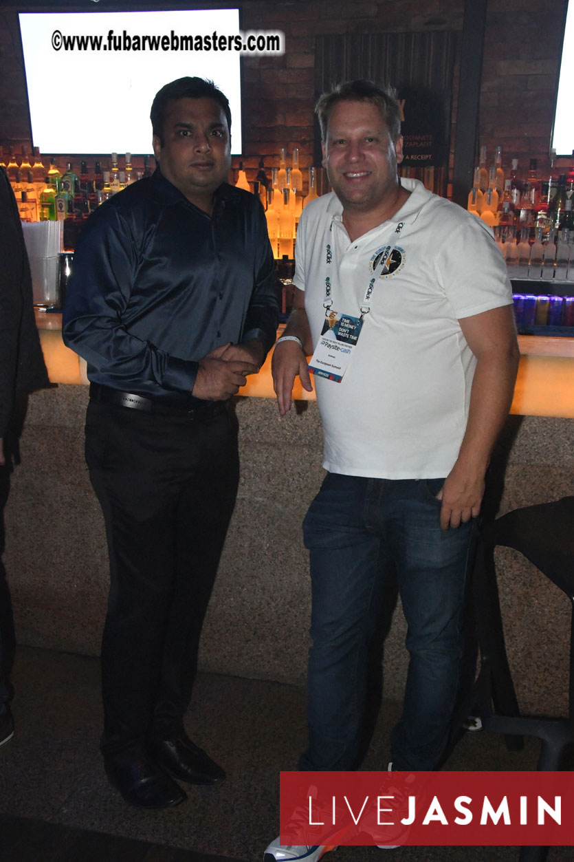 TrafficHaus and Reviveads Party