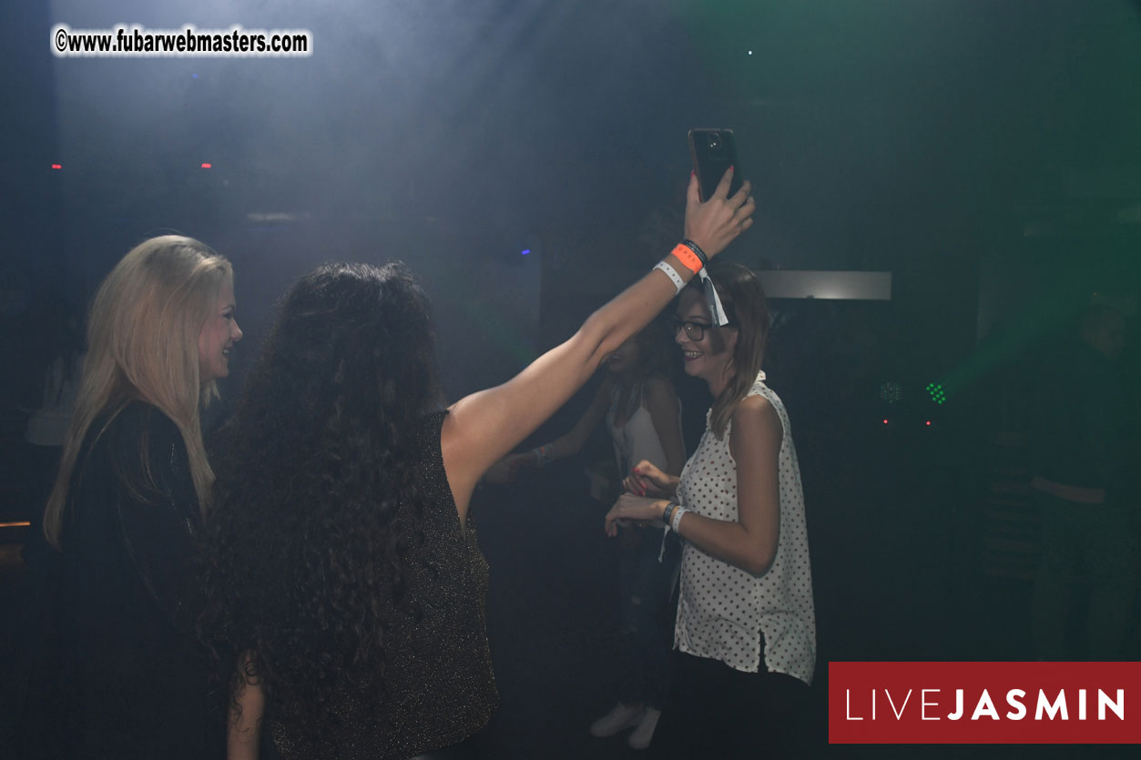 TrafficHaus and Reviveads Party