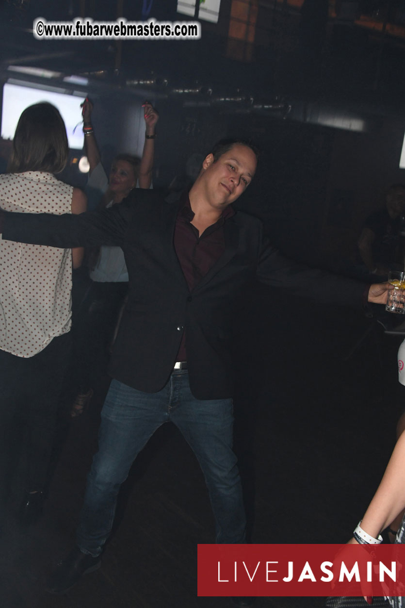 TrafficHaus and Reviveads Party