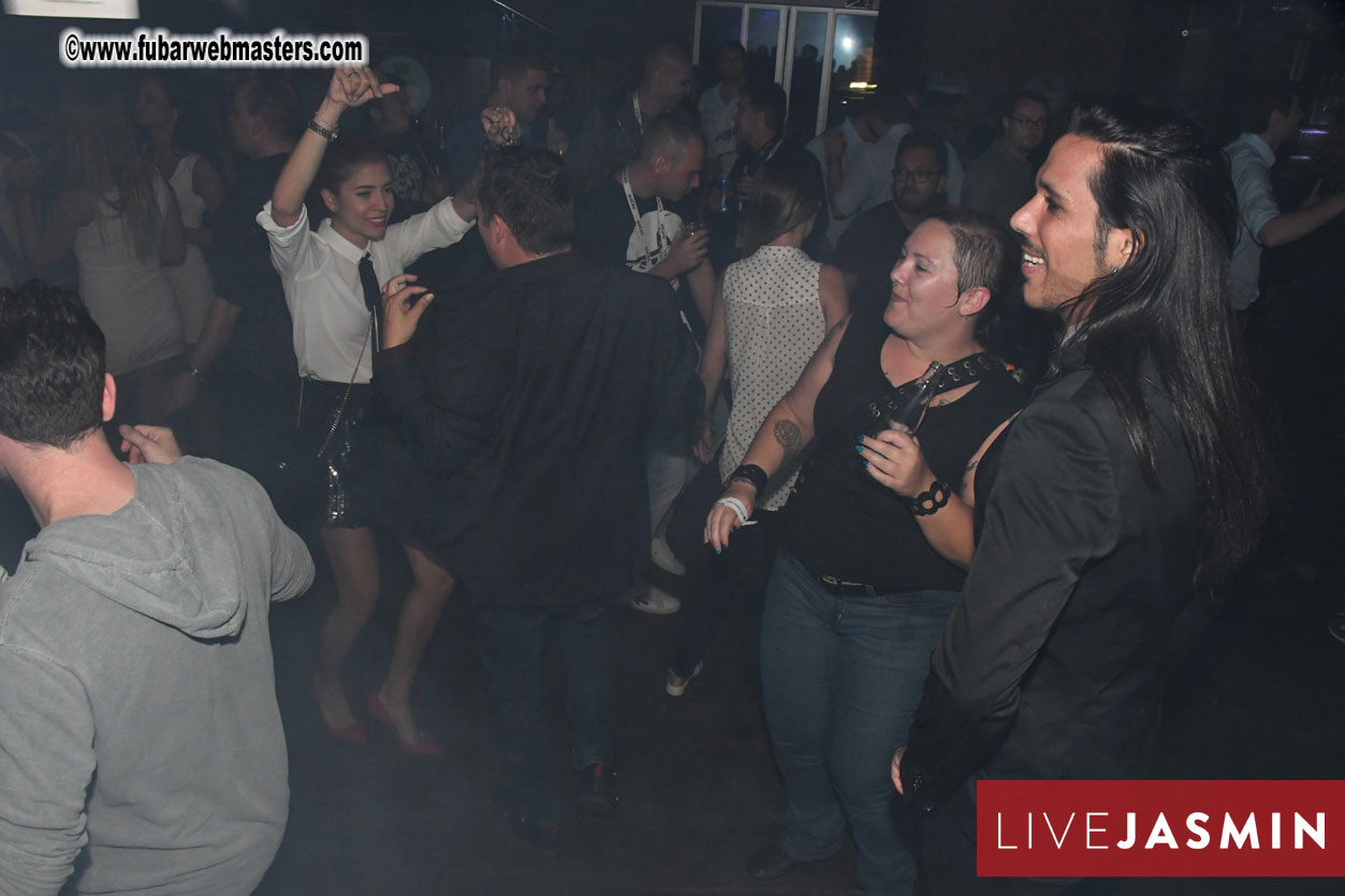 TrafficHaus and Reviveads Party