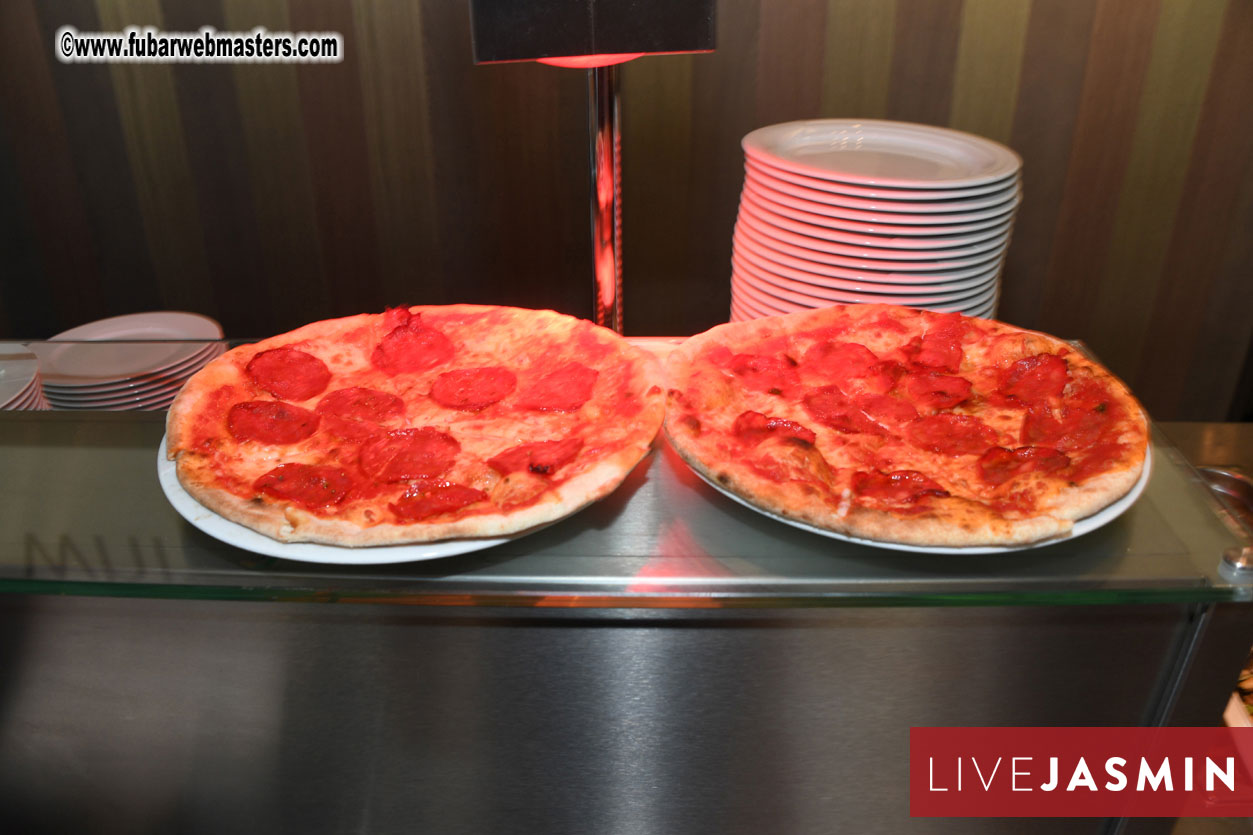 WhiteLabelDating Food Court