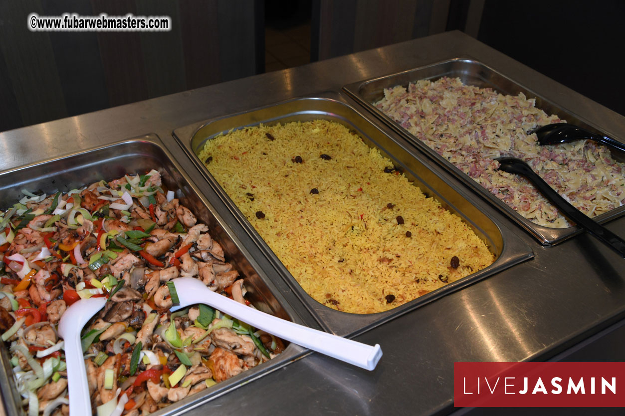 WhiteLabelDating Food Court