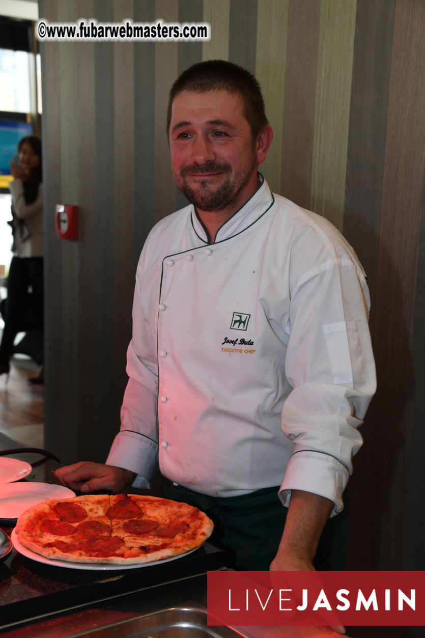 WhiteLabelDating Food Court