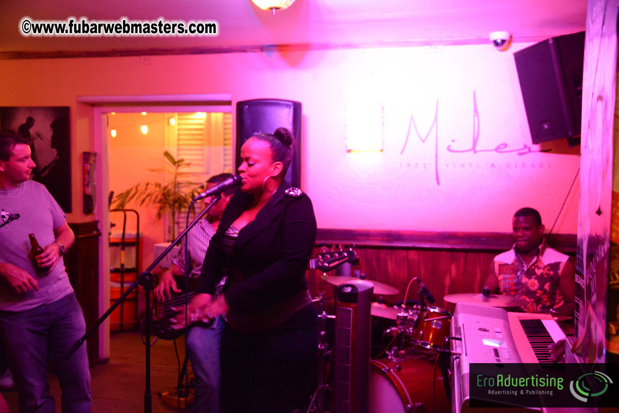 Reporo Party at the Mundo Bizarro