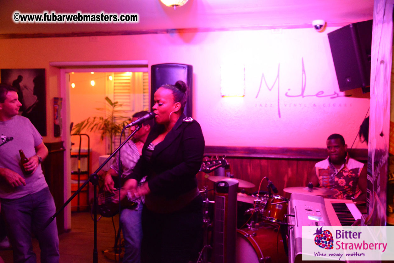 Reporo Party at the Mundo Bizarro