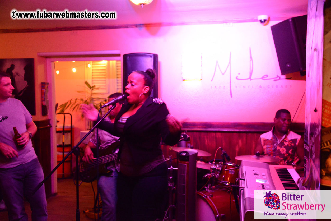 Reporo Party at the Mundo Bizarro