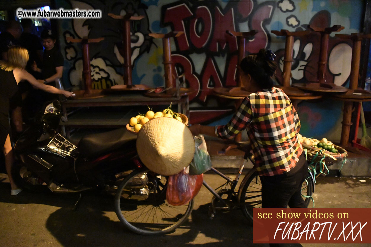 Toms Bar - beware of pickpockets