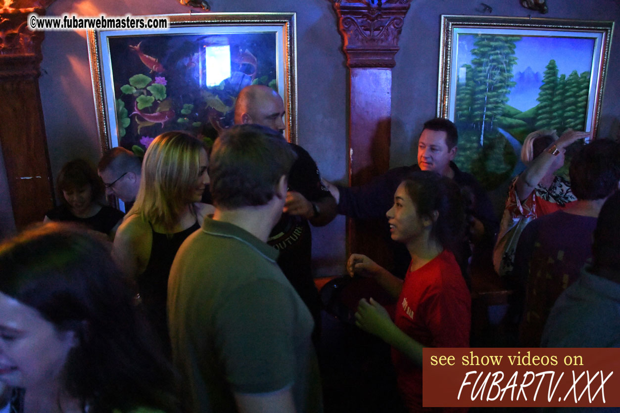 Toms Bar - beware of pickpockets