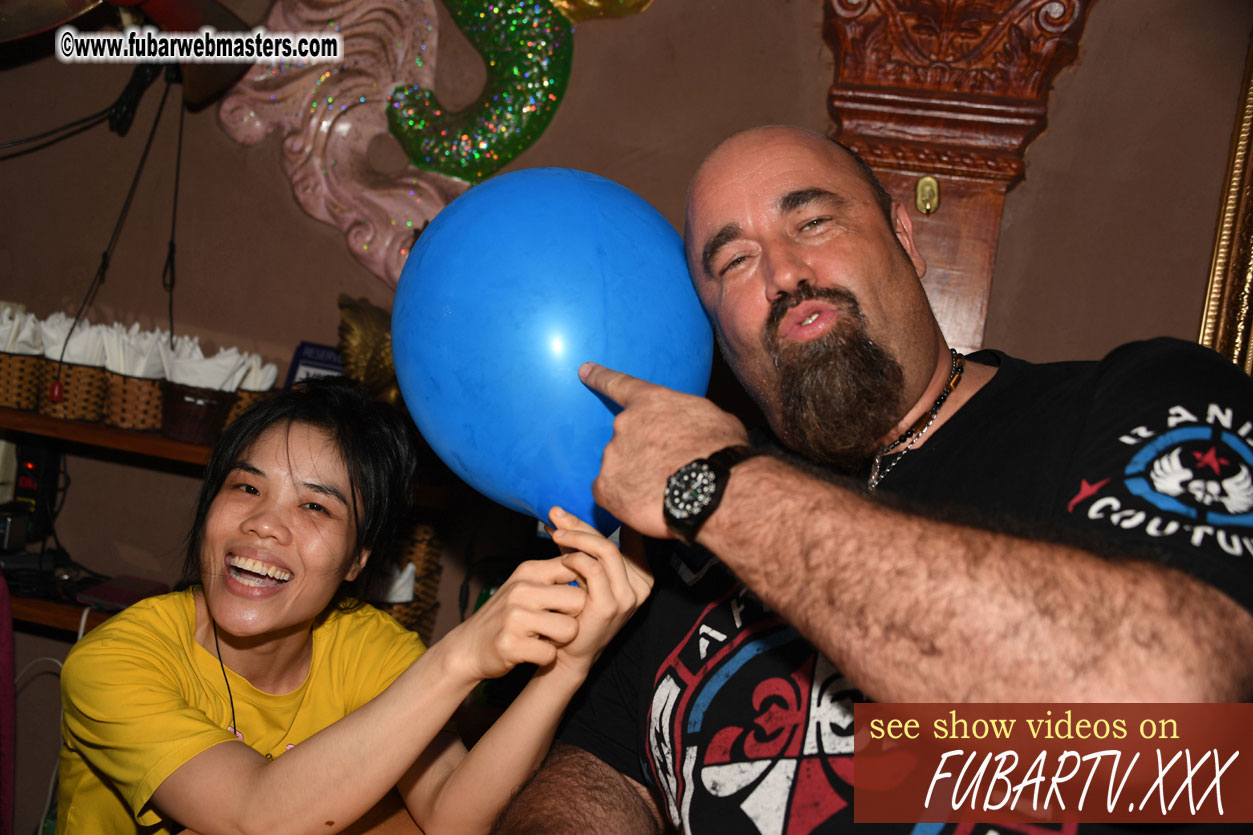 Toms Bar - beware of pickpockets