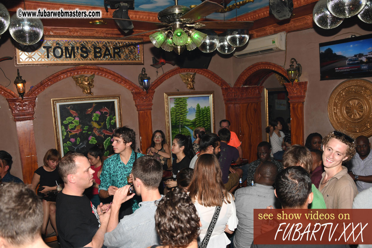 Toms Bar - beware of pickpockets