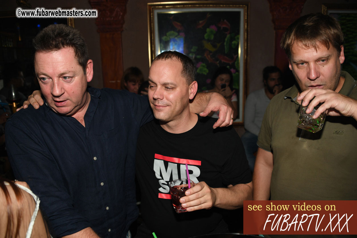 Toms Bar - beware of pickpockets