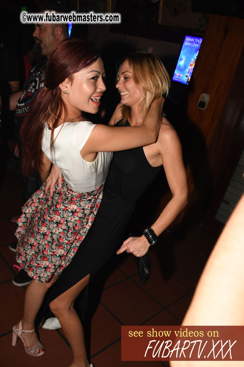 Toms Bar - beware of pickpockets