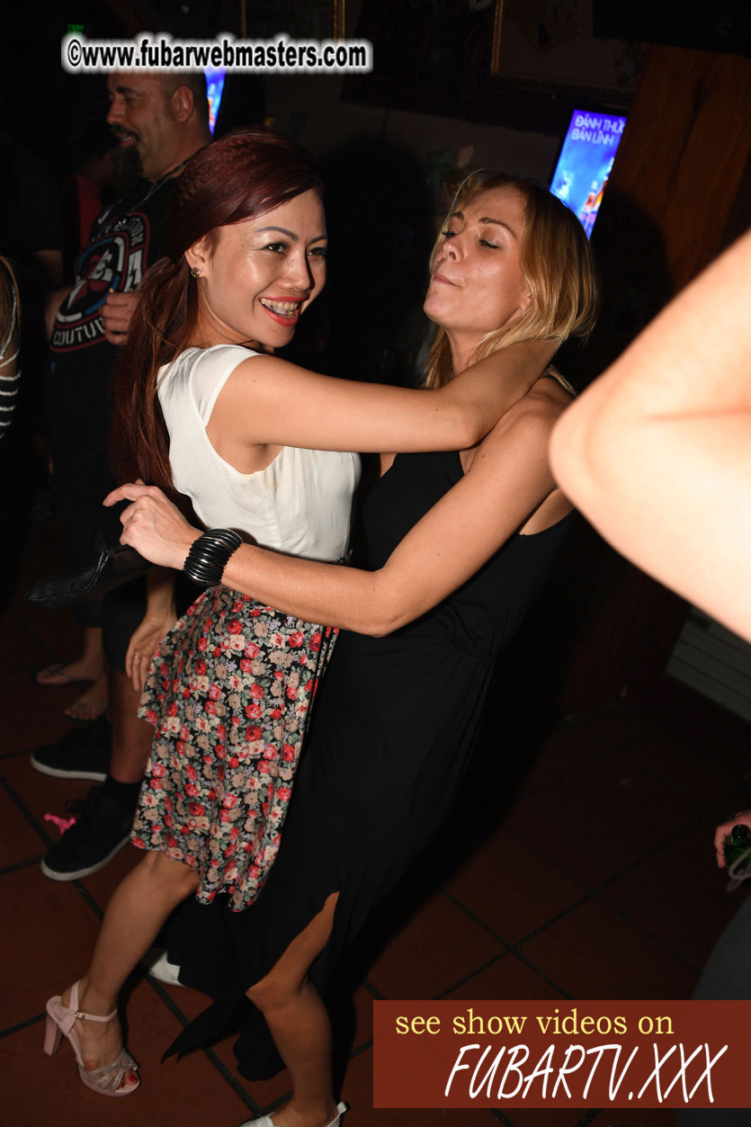 Toms Bar - beware of pickpockets