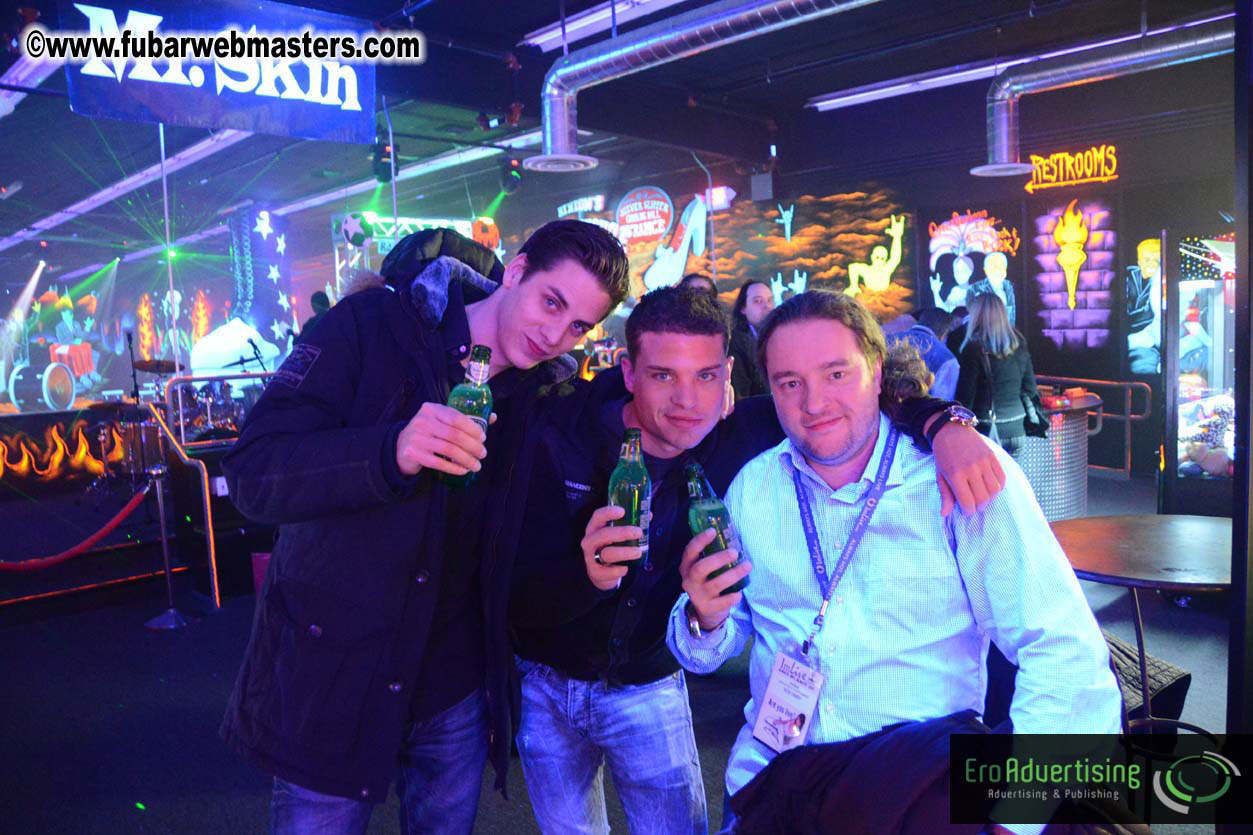 Mr Skin?ÇÖs Mini Golf