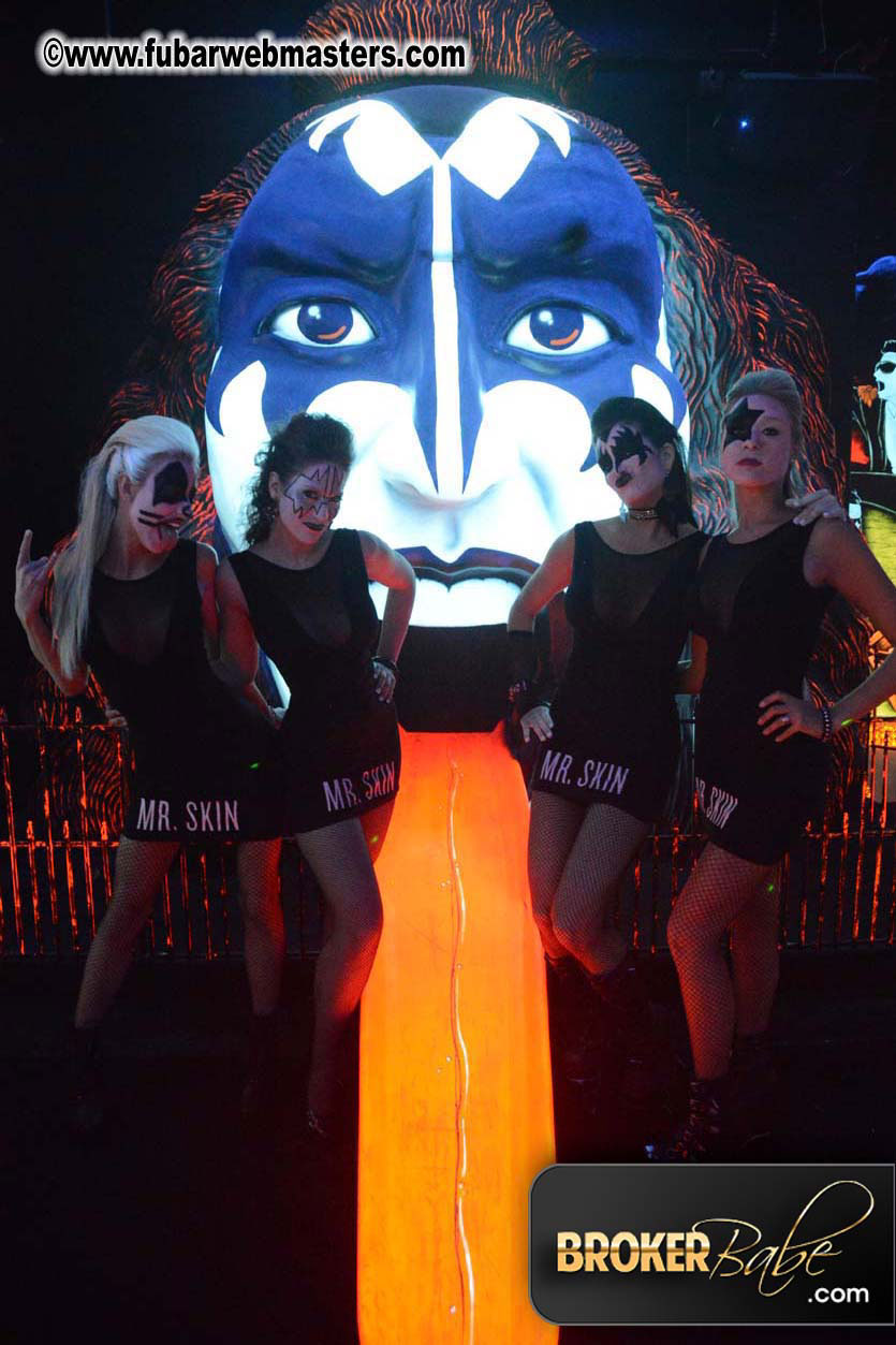 Mr Skin?ÇÖs Mini Golf