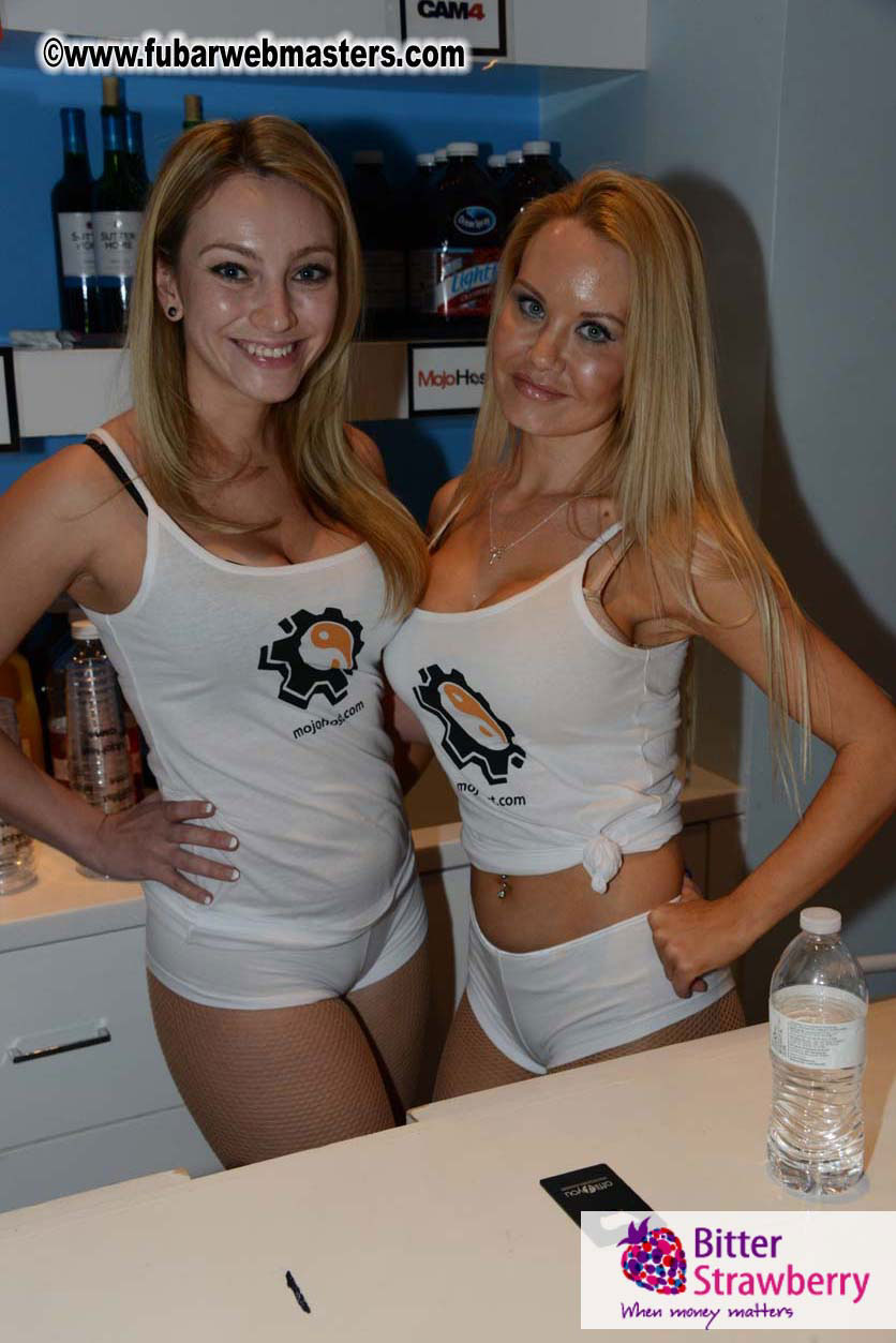 MojoHost Suite party - day1