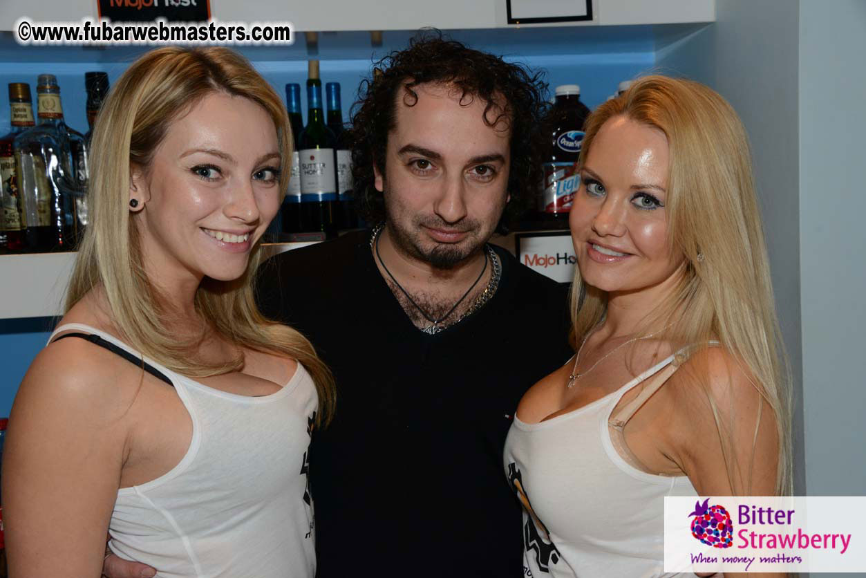 MojoHost Suite party - day1