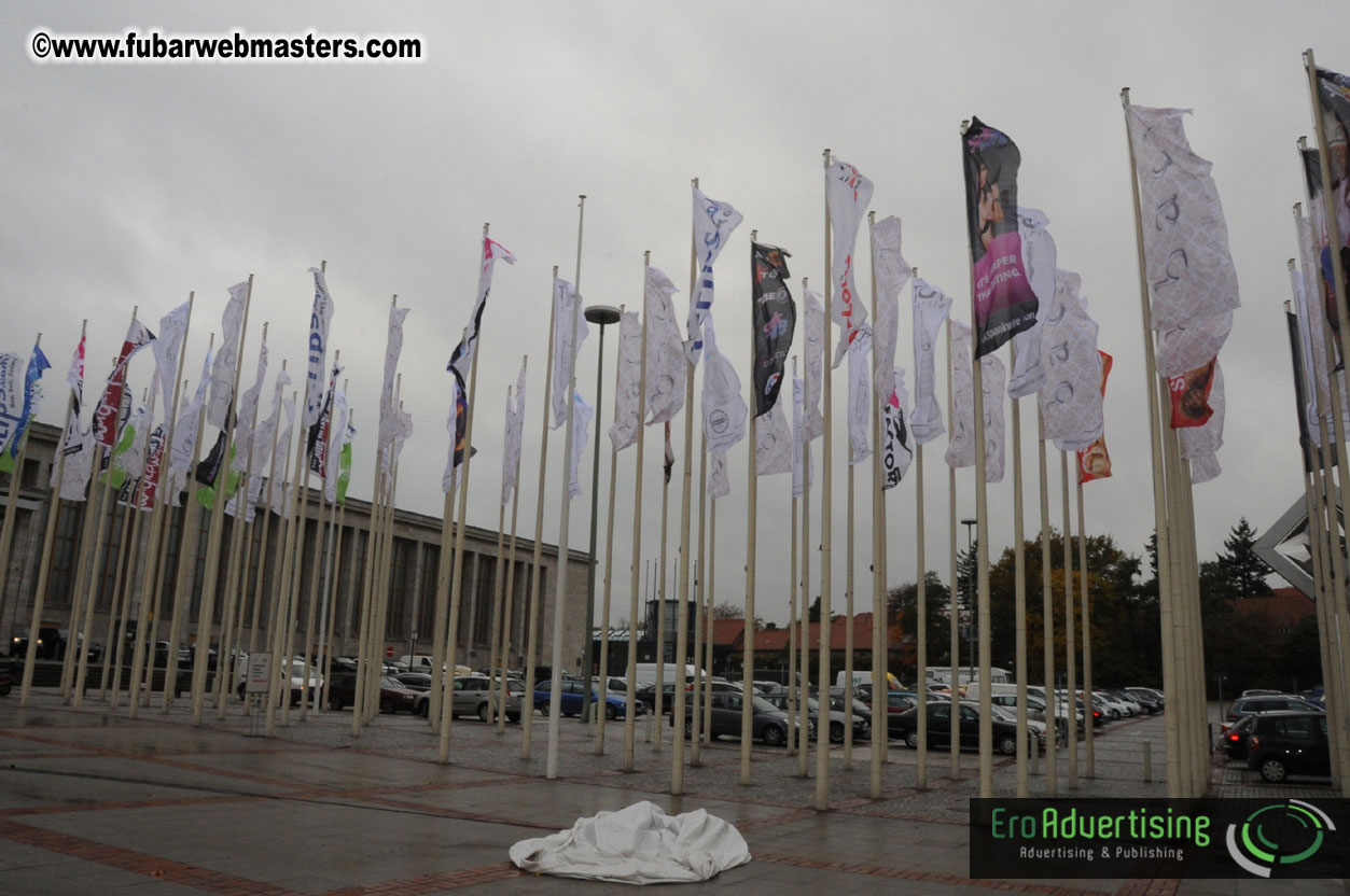 14.Venus showfloor Day 1