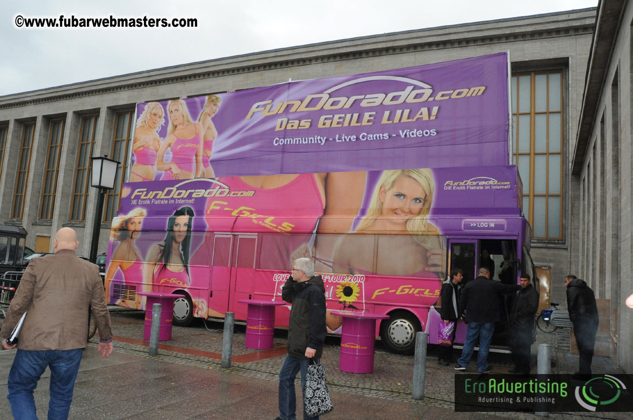 14.Venus showfloor Day 1