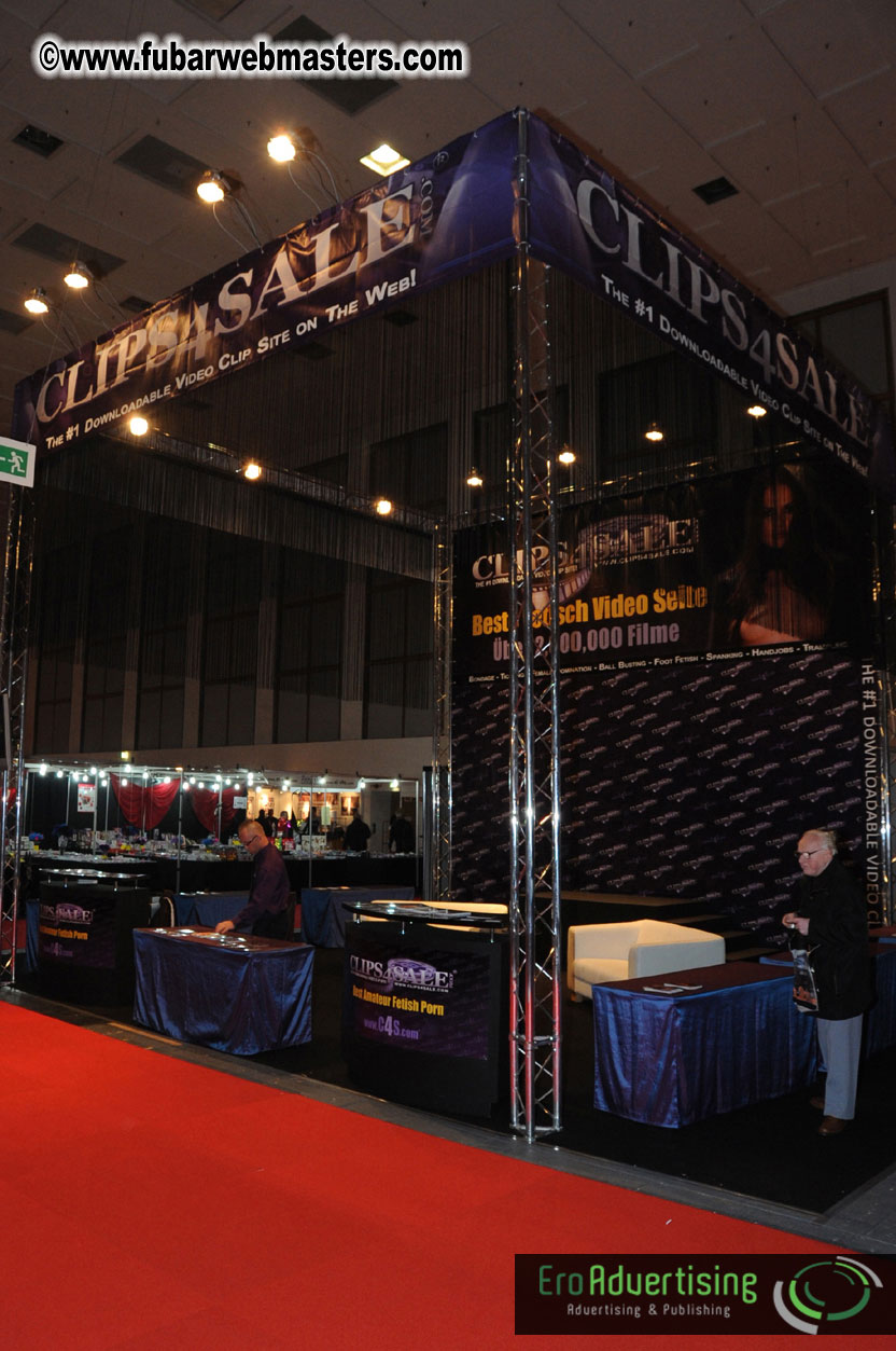 14.Venus showfloor Day 1