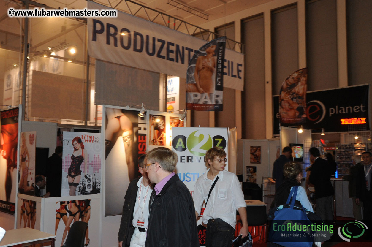 14.Venus showfloor Day 1