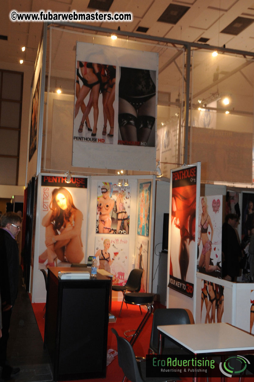 14.Venus showfloor Day 1