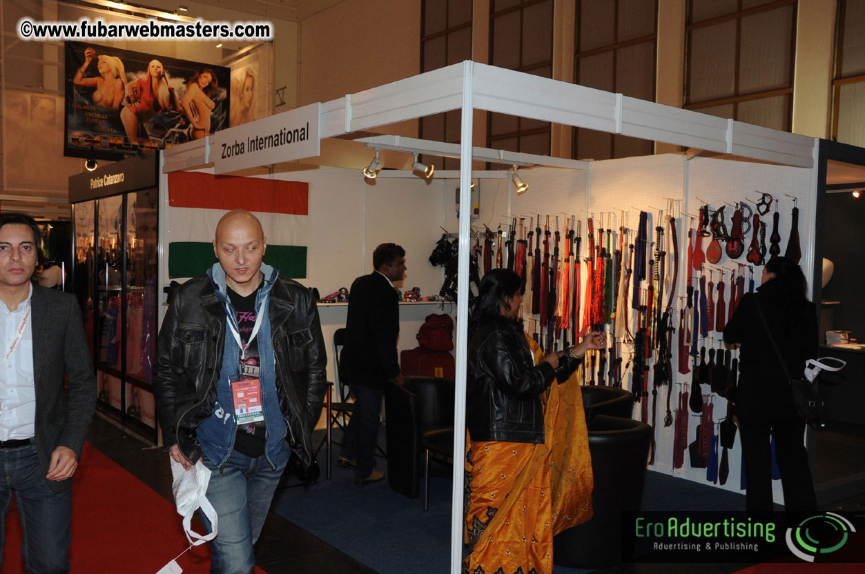 14.Venus showfloor Day 1