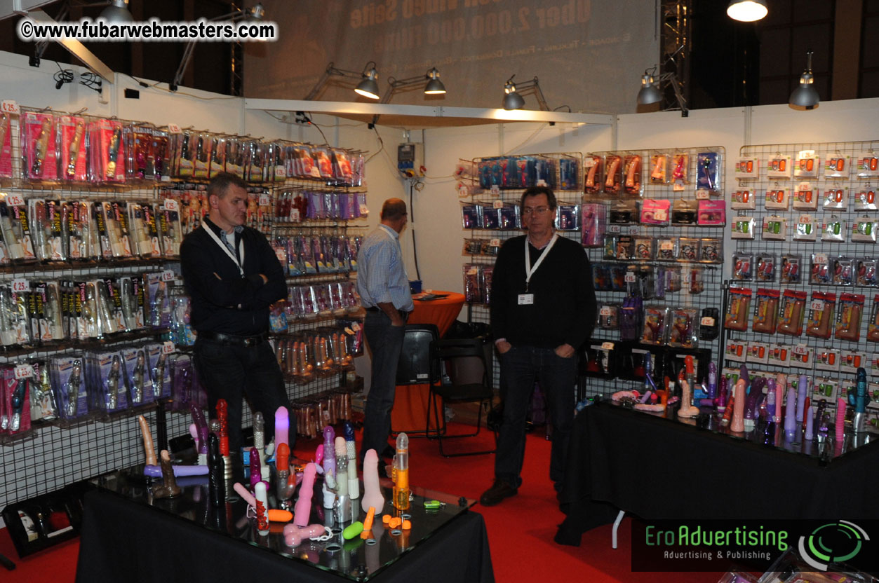 14.Venus showfloor Day 1