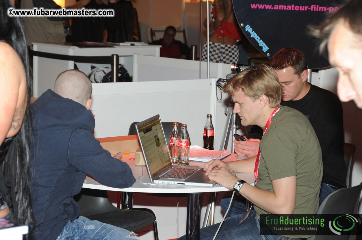 14.Venus showfloor Day 1