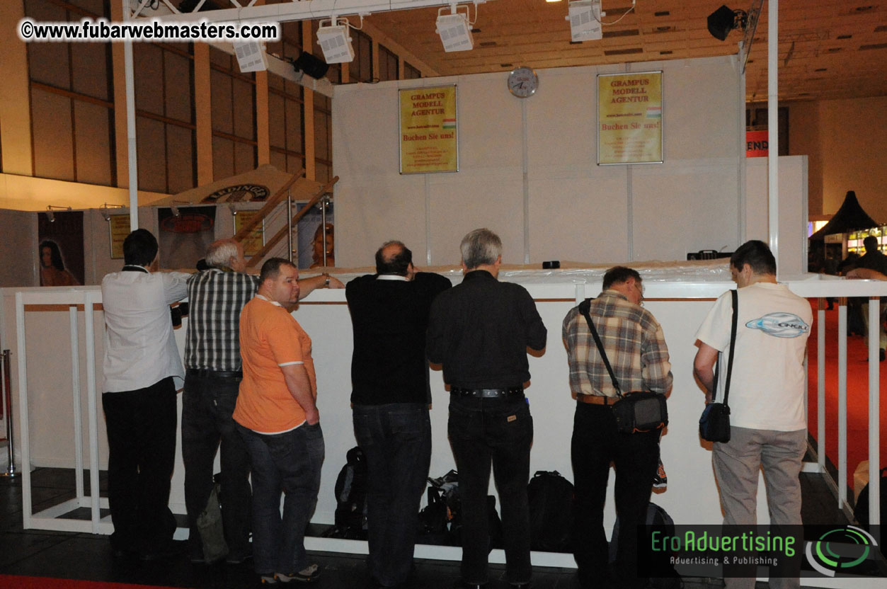 14.Venus showfloor Day 2