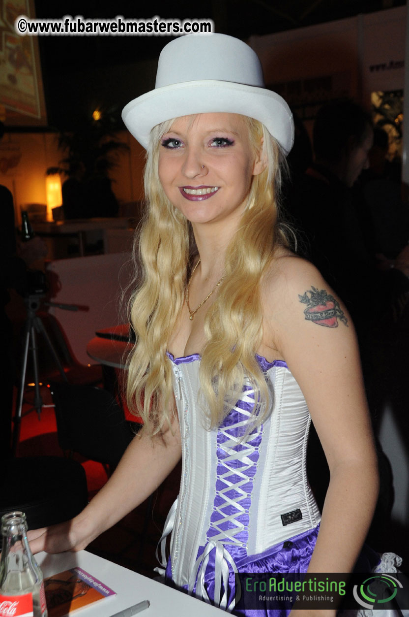 14.Venus showfloor Day 2