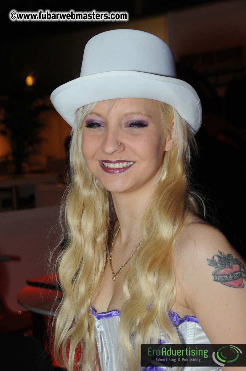 14.Venus showfloor Day 2