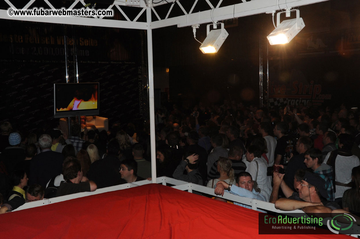 14.Venus showfloor Day 3