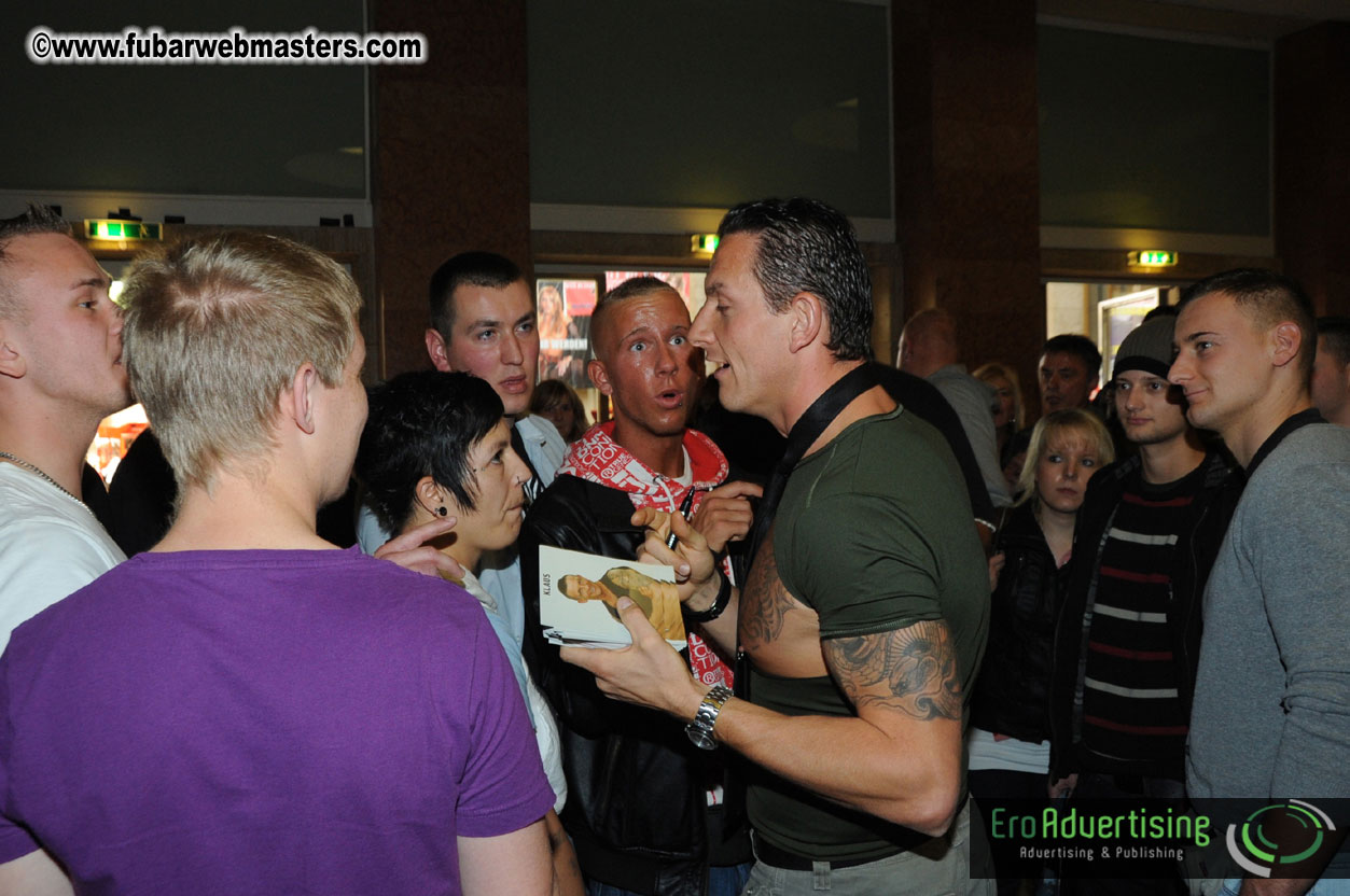 14.Venus showfloor Day 3