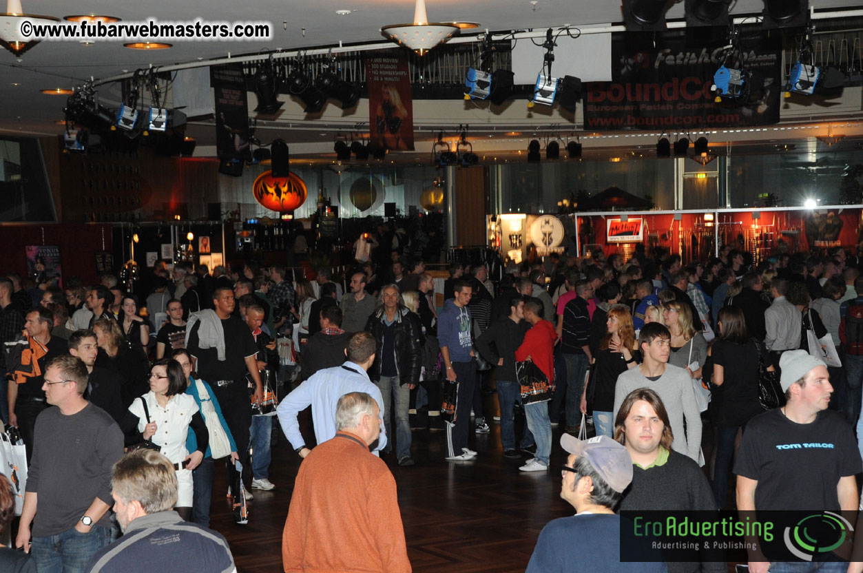 14.Venus showfloor Day 3