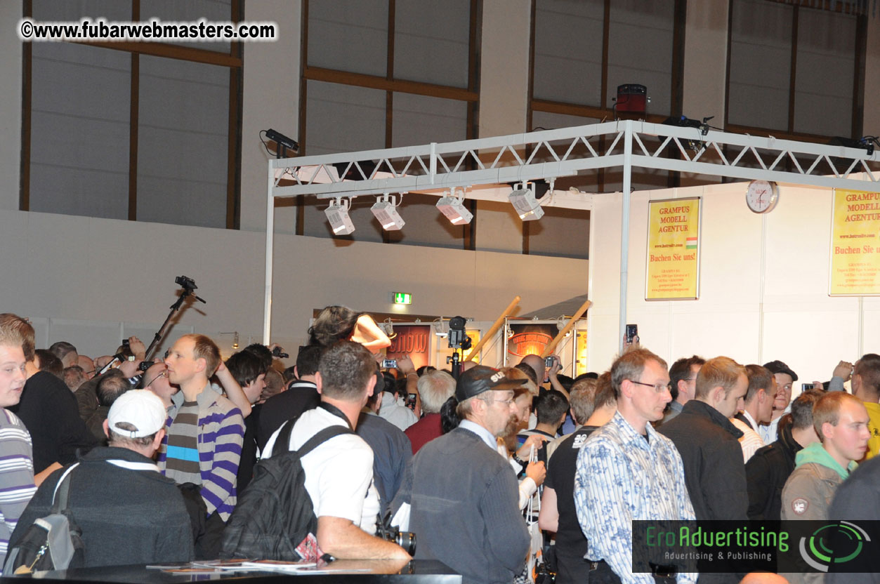 14.Venus showfloor Day 3