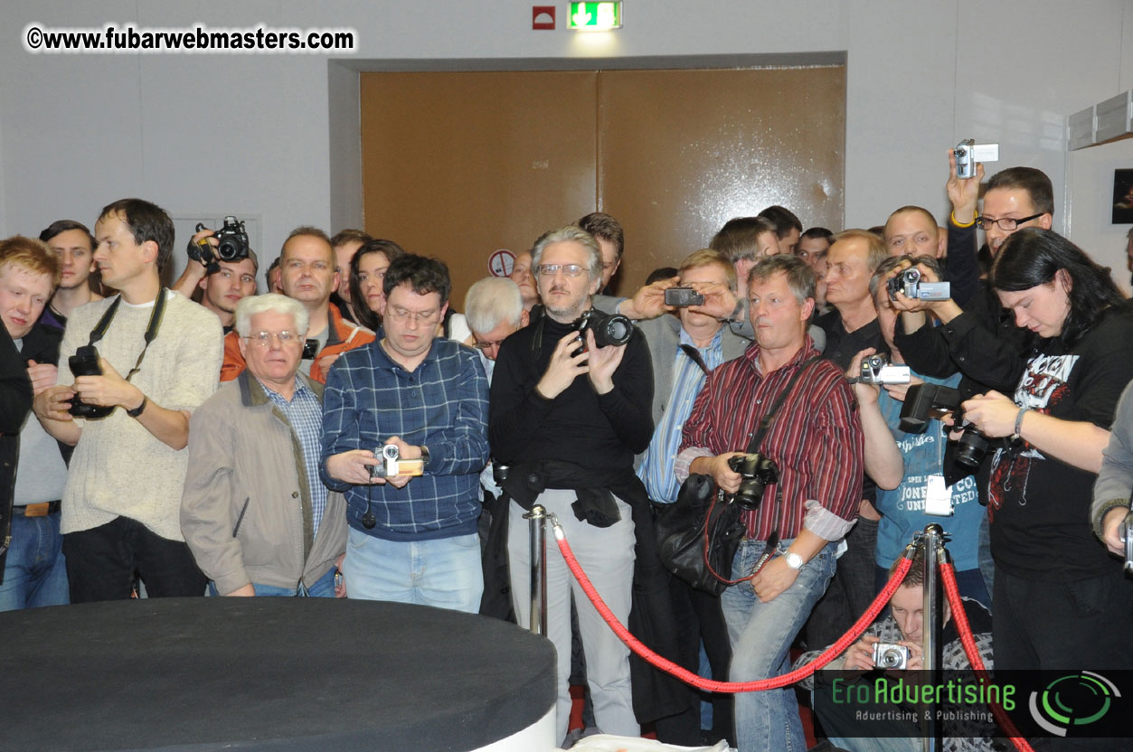 14.Venus showfloor Day 3