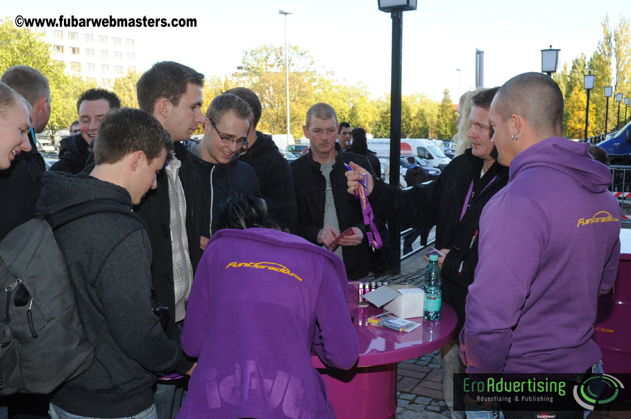 14.Venus showfloor Day 3