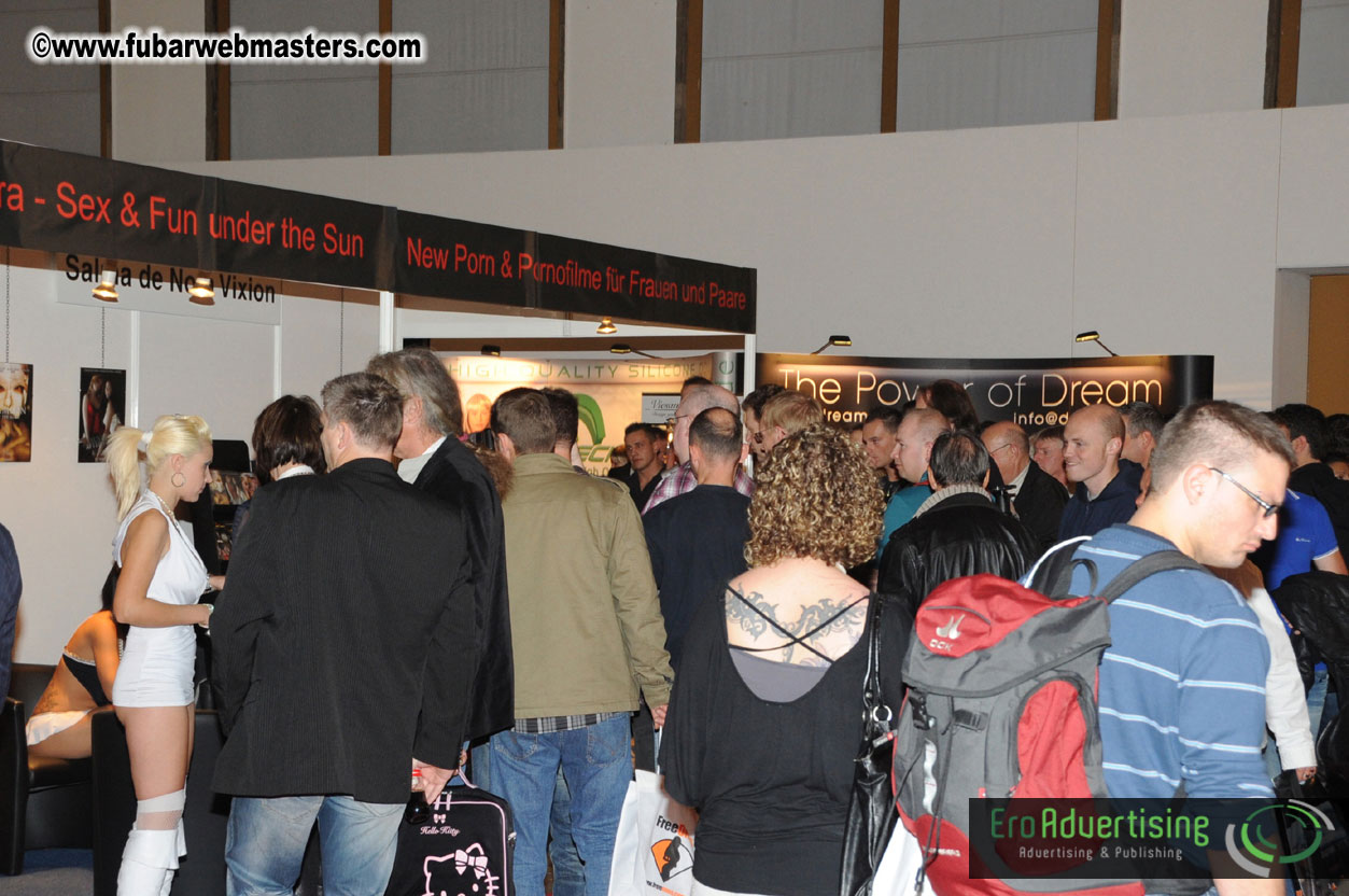 14.Venus showfloor Day 3