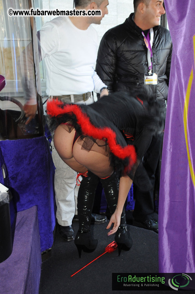 14.Venus showfloor Day 3