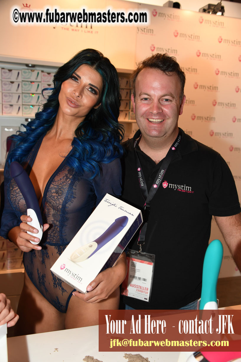Show Floor with Michaella and Friends