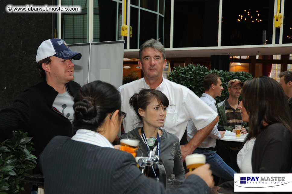 Cocktail Bar: XBiz Buys The Drinks!