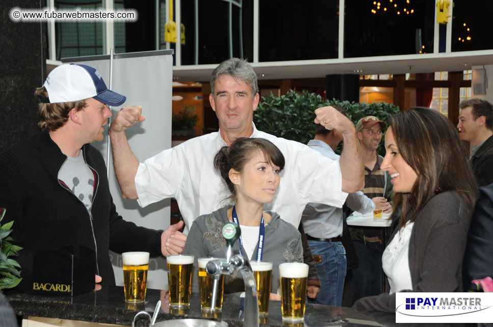 Cocktail Bar: XBiz Buys The Drinks!