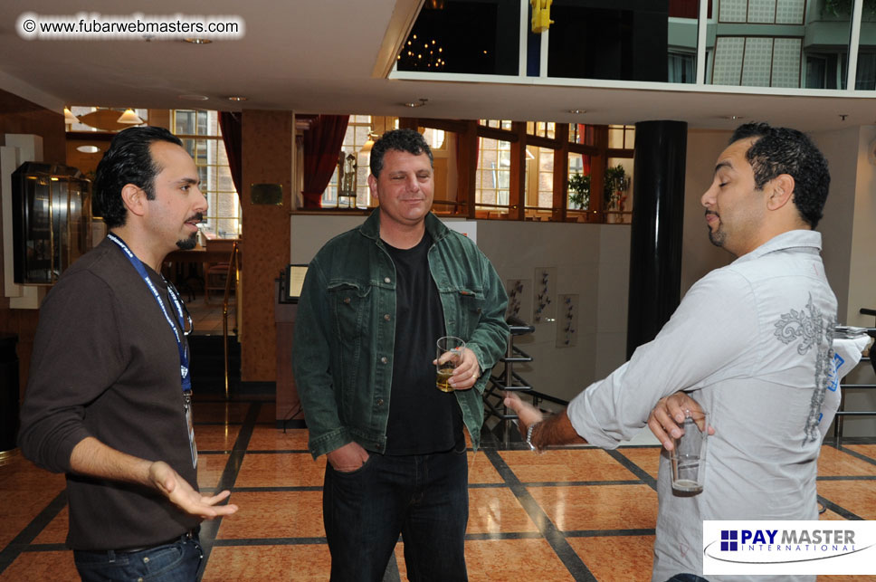 Cocktail Bar: XBiz Buys The Drinks!