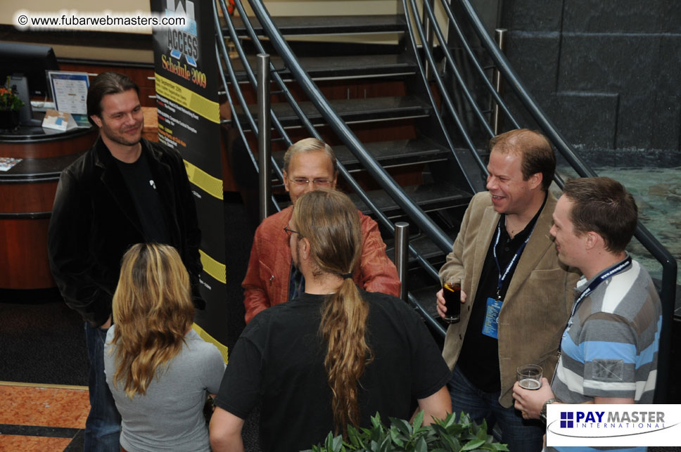 Cocktail Bar: XBiz Buys The Drinks!