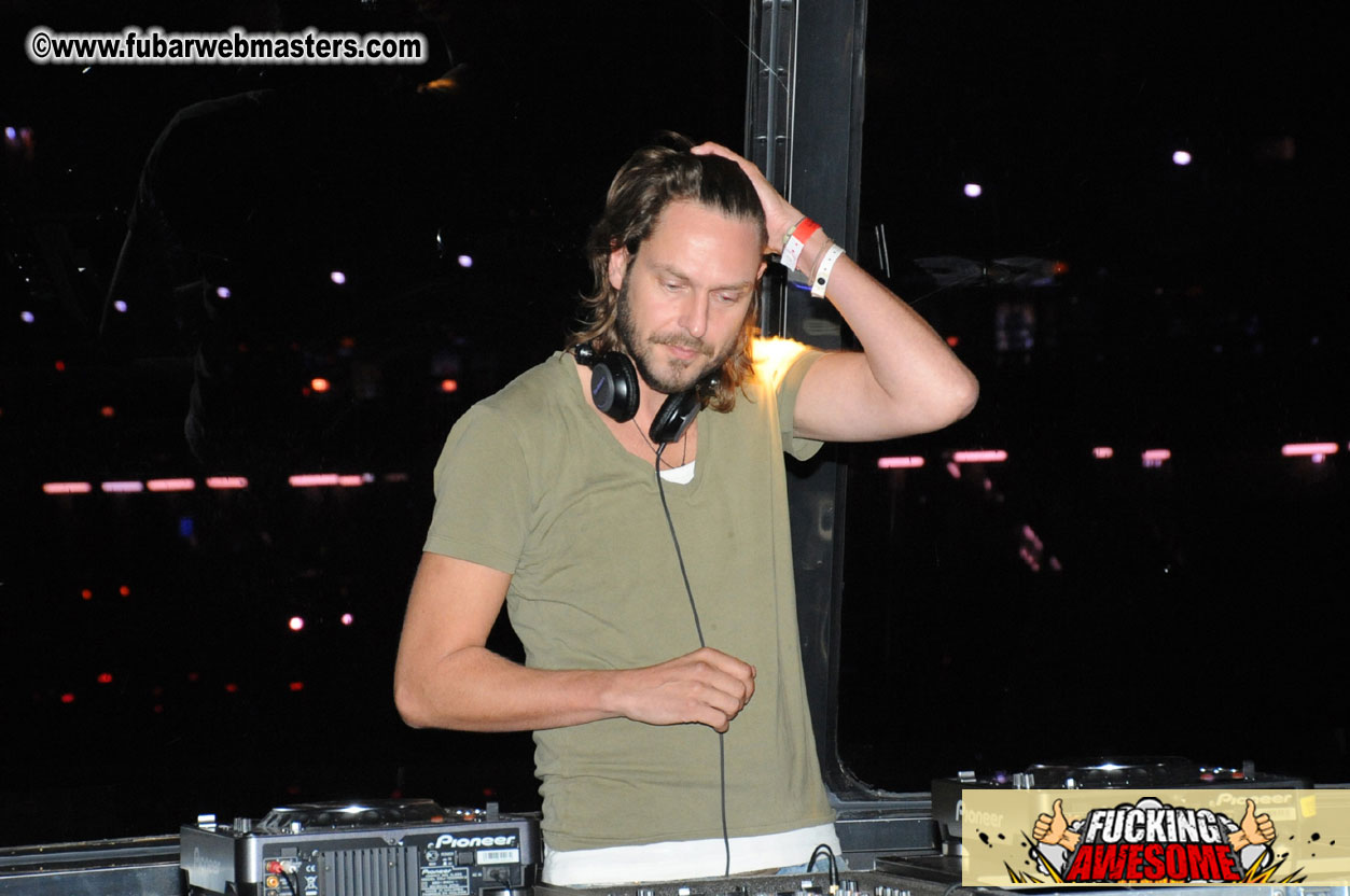 AWM Dinner Boat Cruise